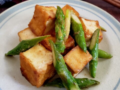 厚揚げとアスパラのオイマヨ炒め